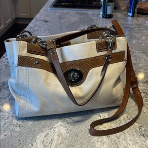 Vintage Coach Penelope Ivory and Brown Shoulder/Crossbody Bag